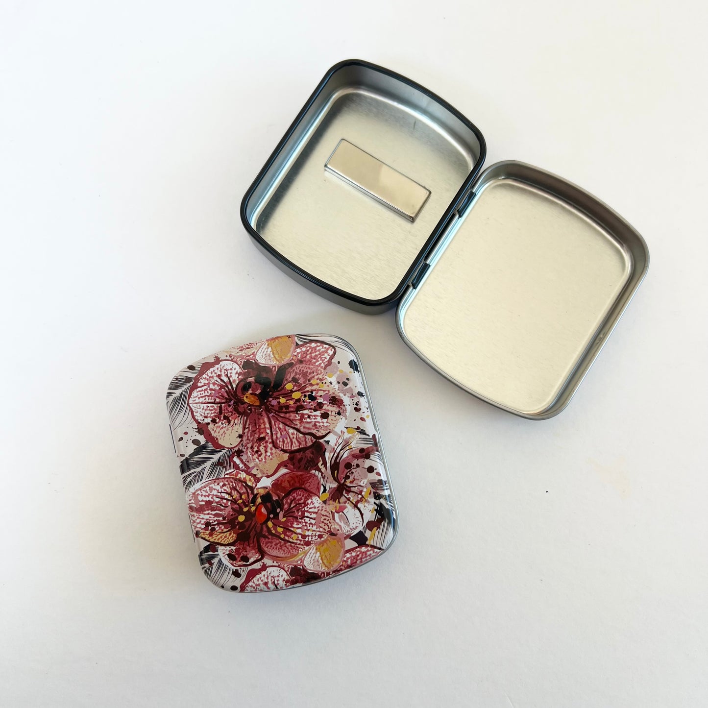 Earthy Orchids Magnetic Needle Tin