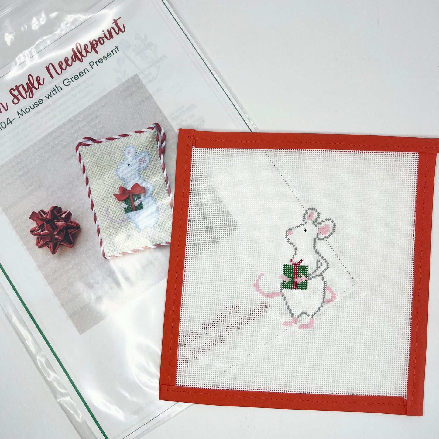 Christmas Mouse with Green Present
