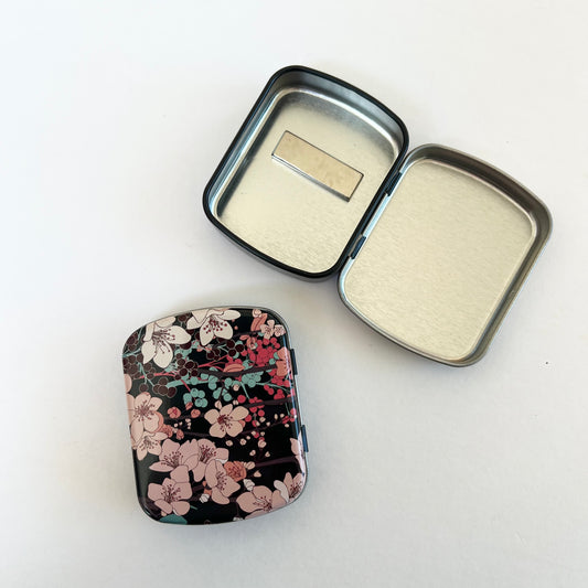 Oriental Blossoms Magnetic Needle Tin