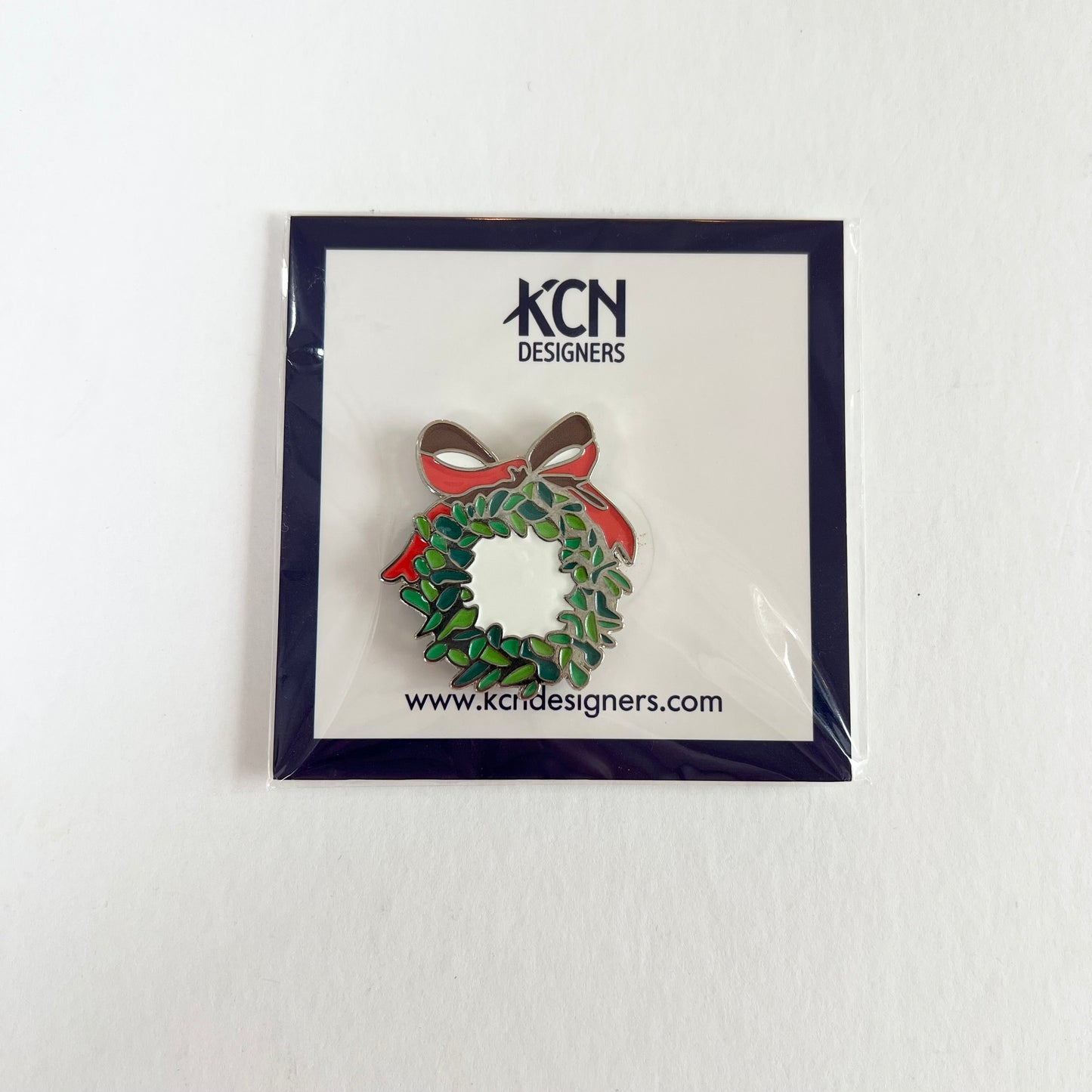 Wreath w/ Red Bow Needle Minder
