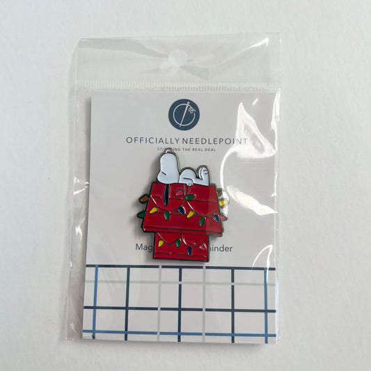 Snoopy on Doghouse Needle Minder