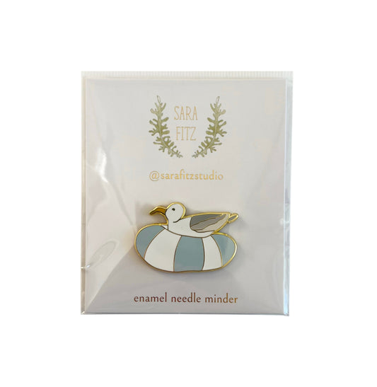 Floating Gull Needle Minder