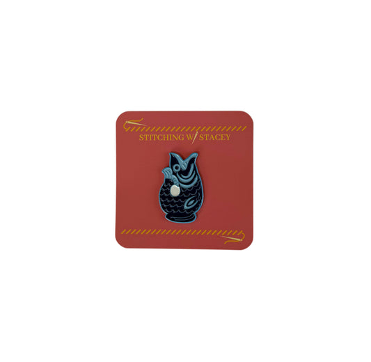 Navy Fish Pitcher Needle Minder