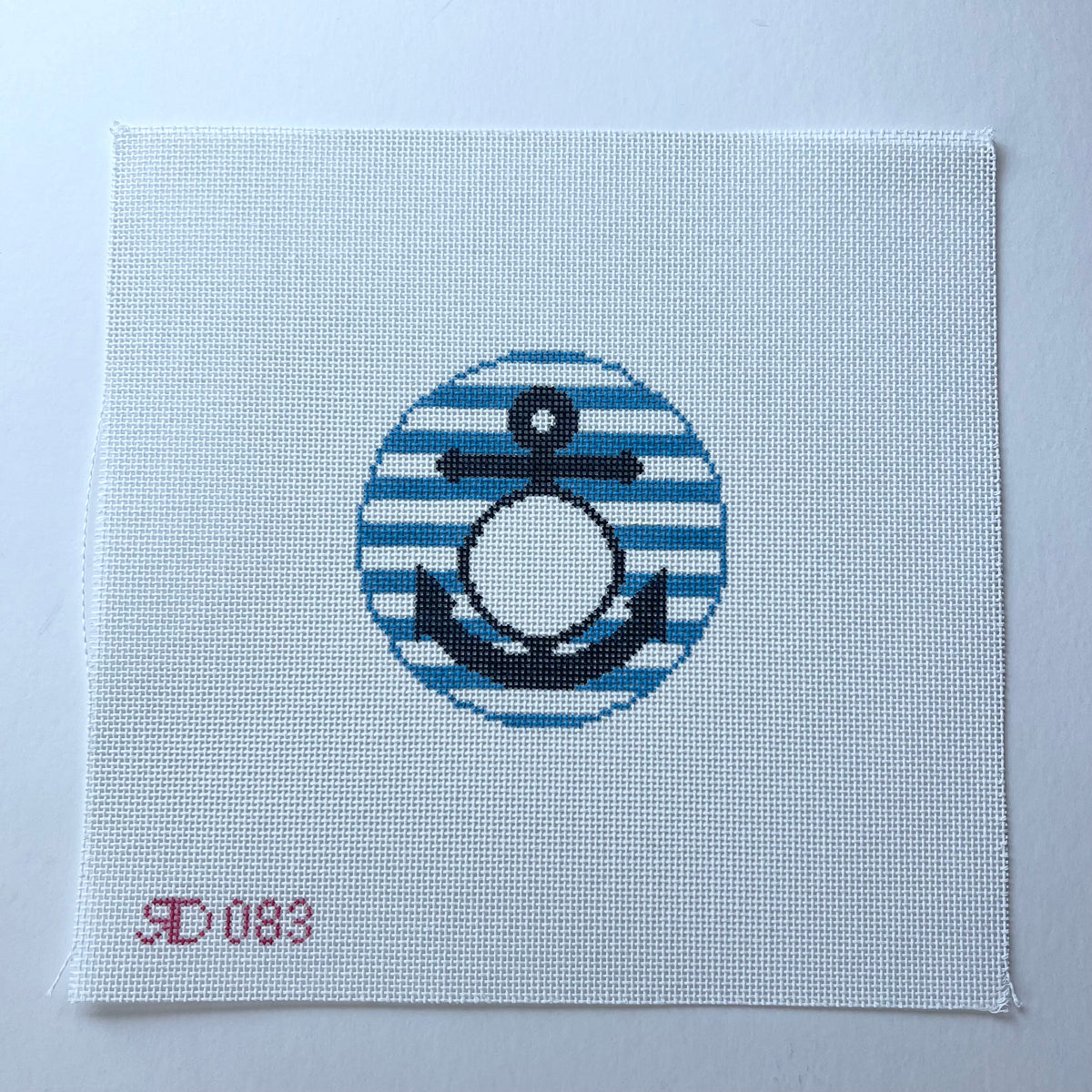 Anchor Monogram Round - 083